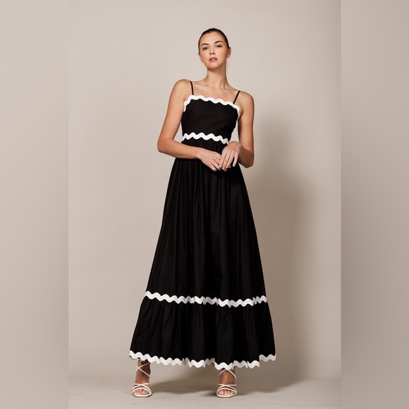 Sleeveless Contrast Wavy Trim Maxi Dress - Picture 4 of 5